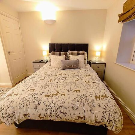 Cosy Central Modern Apartment Nantwich Exterior foto